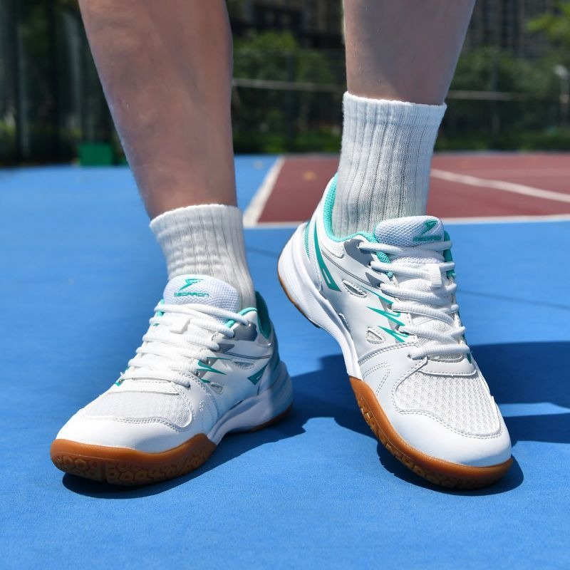 Badminton Shoes Men - รองเท้าเทนนิสแบรนด์คลาสสิก ระบายอากาศได้ดี เหมาะสำหรับสนามในร่ม กันลื่น รองเท้าแบดมินตันคุณภาพดี รองเท้าเทนนิสสำหรับผู้ชาย