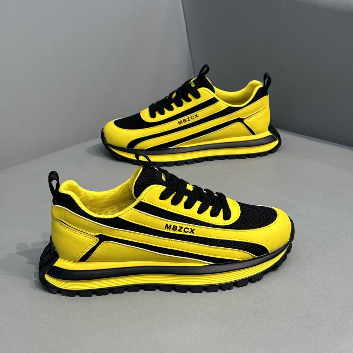 รองเท้าวิ่งผู้ชายแบบตาข่ายระบา - Badminton Shoes บทวิจารณ์และราคา